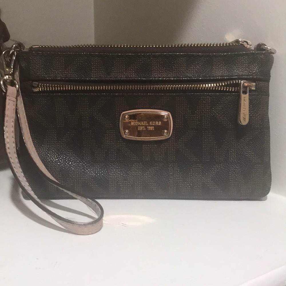 Michael Kors wristlet